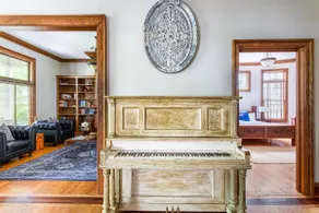 Wisteria 12South | Historic Charmer, Sleeps 10 - Image 5