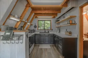 The Honey Bee Inn by Innsbrook Vacations! - Image 5