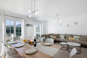 Villa \"Sunshine\" with Pool, Wi-Fi, Air Conditioning, 800m from the Beach - Image 4