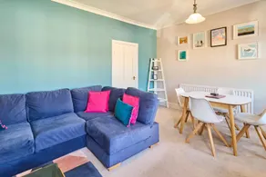 Host & Stay - Westbrook Road - Image 2