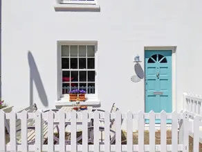 Seashell Cottage - Worthing - sleeps 4 guests  in 2 bedrooms - Image 2
