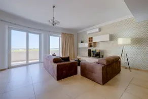 Seafront LUX Apartment wt Pool, Upmarket Area - Image 3
