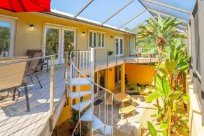 Joy Joy's Vilano Beach | 5-min walk to quiet beach - Image 4