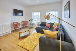 Host & Stay | Licence to Chill - Image 2
