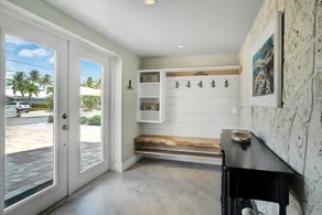 P18 - Spectacular 4 bedroom home with dockage and oversized private pool in Key Colony! - Image 4