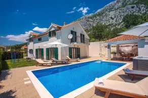 Villa Calma mit beheiztem Pool, Jacuzzi, Sauna und 4 Schlafzimmern - Image 2