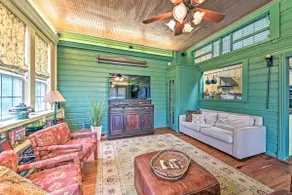 The Lilly House: Historic Glen Rose Home w/ Porch! - Image 5