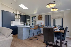 Dewin Bach - Luxury Lodge, Hot Tub, Close to Beach - Image 2