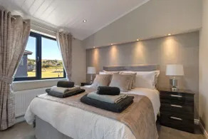Dewin Bach - Luxury Lodge, Hot Tub, Close to Beach - Image 3