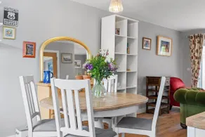Modern Townhouse in Penryn with Private Parking - Image 4