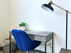 Beautiful Cozy Loft • Secured Parking, King Bed - Image 3