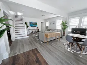 Modern Lux House Located Near Casinos Free Parking - Image 5
