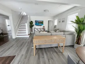 Modern Lux House Located Near Casinos Free Parking - Image 4