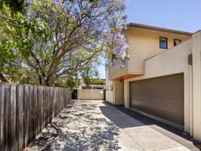 Jacaranda Lane - Sleek & Modern - Central - Image 5