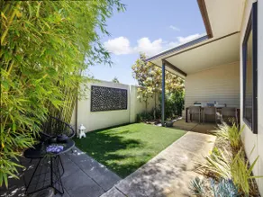 Jacaranda Lane - Sleek & Modern - Central - Image 3