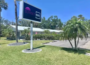 Newly Renovated Charlotte Harbor - Sunset Inn #2 - Image 2