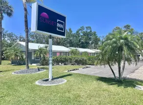 Newly Renovated Charlotte Harbor - Sunset Inn #7 - Image 2