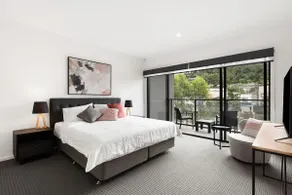 Anchorage Villa - Chic, Pet Friendly by Marina - Image 3