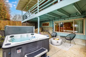 Basement Apartment with Speakeasy & Hot Tub - Image 4
