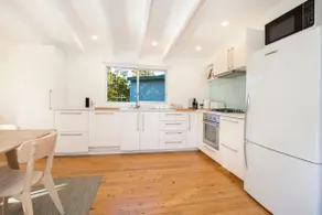 Beachwood - Firepit - Pet Friendly - 2 Mins Walk to the Beach - Image 5