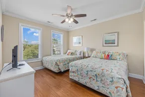 Retreat/Team Ready! Sleeps 20, Pool, Walk to Beach - Image 5