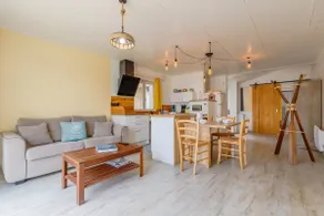 Single-story accommodation with direct beach access - Image 2