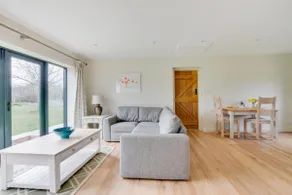 2 Bed in Weybread oc-tclwey - Image 4