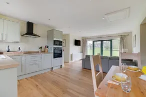 2 Bed in Weybread oc-tclwey - Image 2