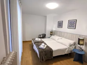 Appartement-Jurásico-de Luxe-SDB privée avec douche-Balcon - Image 5