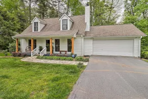 1 Mi to Downtown: Highlands Cottage w/ Sunroom - Image 2
