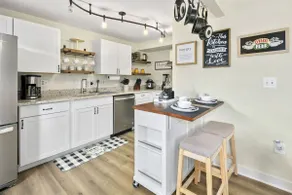 QuincyHideaway: Quaint Townhome Near DC - Image 2