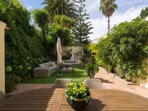 House with cozy garden BBQ and free parking - Image 2