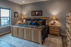 Eagles Landing: Luxury Retreat Above Flathead Lake - Image 5