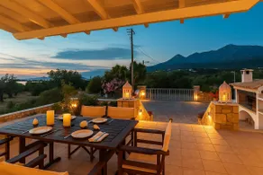 Mani's Aura Seaside-Spacious Summer Retreat - Image 4