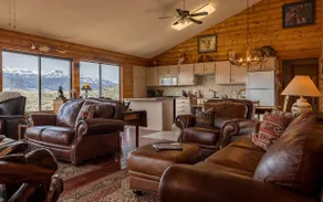 Jim Mountain Retreat- Mountaintop Views, Seasonal Hot Tub, Large Group Retreat - Image 2