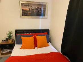 2 Bedroom Flat Free Parking Close to City Center - Image 3