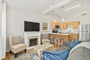 Cozy Uptown Guest House - Image 2