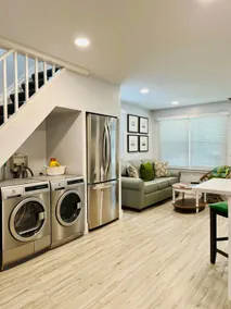 River Inspired 1-BR Condo in the Cottages on James - Image 3