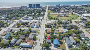 Summer Bliss | 3BR Home, Walk to Beach • Master Suite • Sleeps 9 - Image 3
