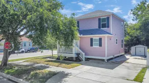Summer Bliss | 3BR Home, Walk to Beach • Master Suite • Sleeps 9 - Image 5