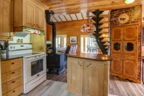 Wapiti | Privacy on the lake | Tavata Chalets - Image 5