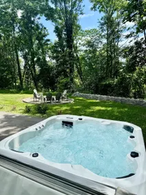 Country House w/Hot Tub, Deck, Grill & Fire Pit - Image 2