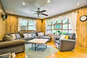 Charming Hampton Bays Home 5 Mi to Cooper’s Beach - Image 5