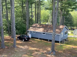 1BR cottage with beach access & dock - Image 5