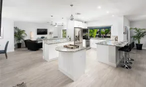 910 Managed By Brampton Park - Image 3