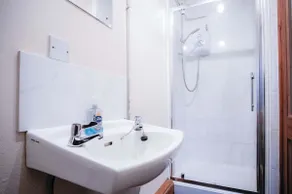 Primrose - 1 Bedroom Cottage - Llanteg - Image 3