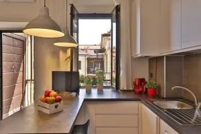 Fashion District - Top Floor Apartment - Image 4