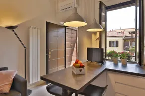 Fashion District - Top Floor Apartment - Image 5