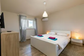 Villa on site - Image 5