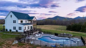 New! Farmhouse Epic Views Fire-Pit 12ppl - Image 2